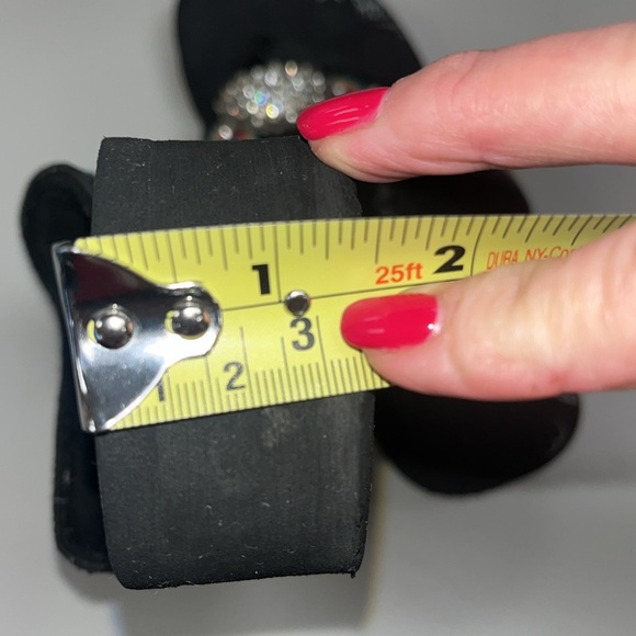 Montana West ladies flip flops with embellishments and embroidery size 8 black - Picture 8 of 14